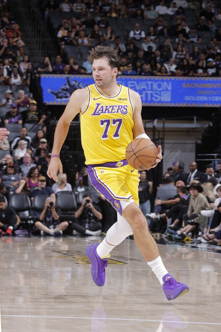 想在湖人退役不?东契奇:希望能如愿 但大家都知道NBA是一门生意 想在湖人退役不?东契奇:希望能如愿 但大家都知道NBA是一门生意